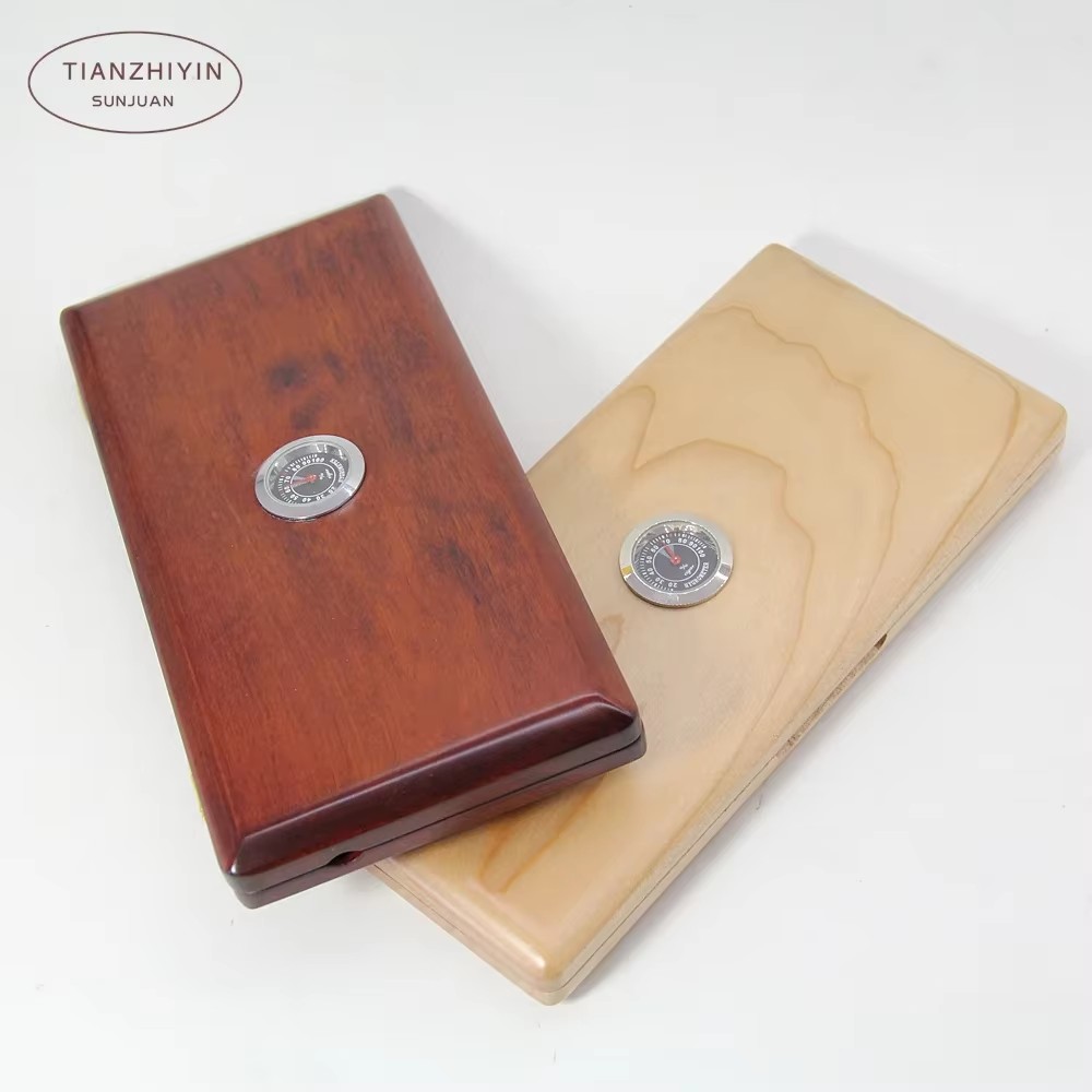 Elegant Red Hand-Carved Wooden - Musical Instrument Reed recension och pris